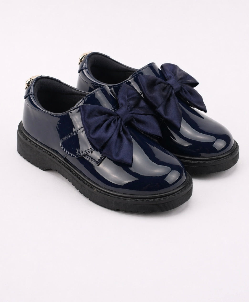 CARAMELO- Velcro school shoe